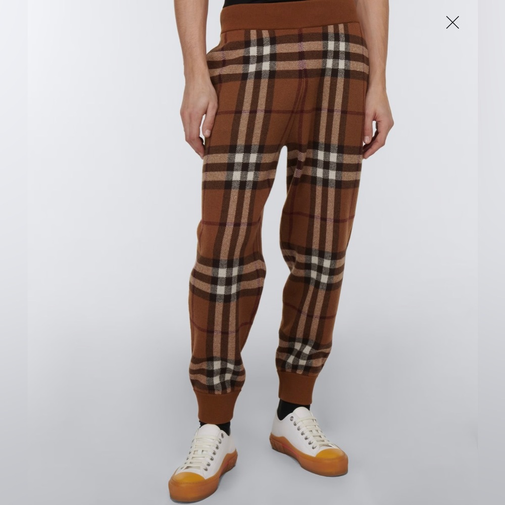 Burberry knit 🧶 sweatpants